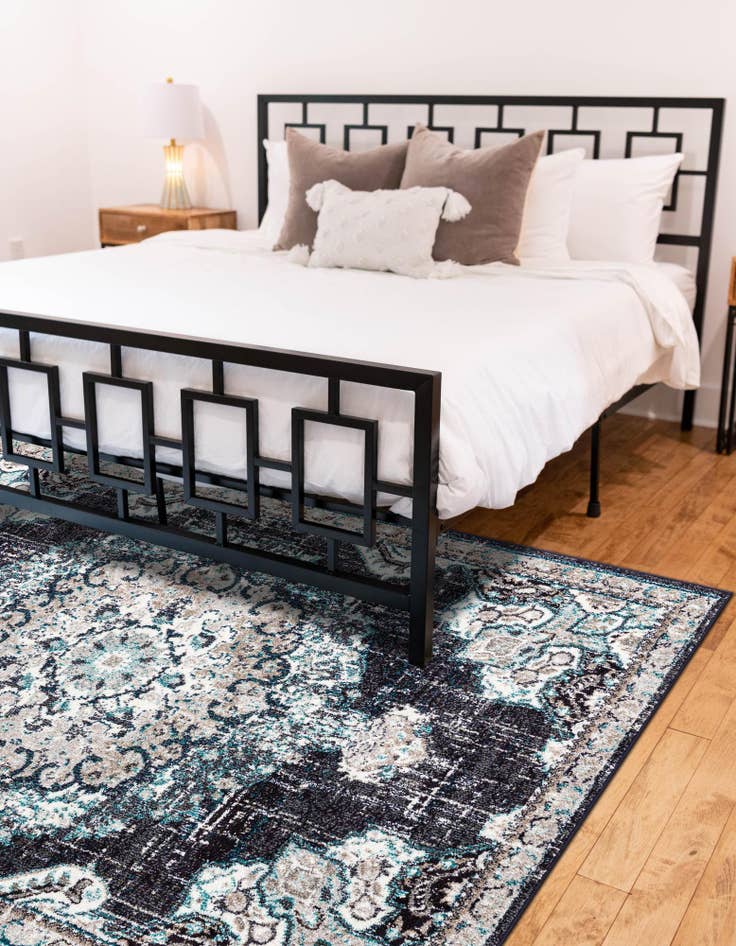 Detail image of 8' x 10' Carrington Rug