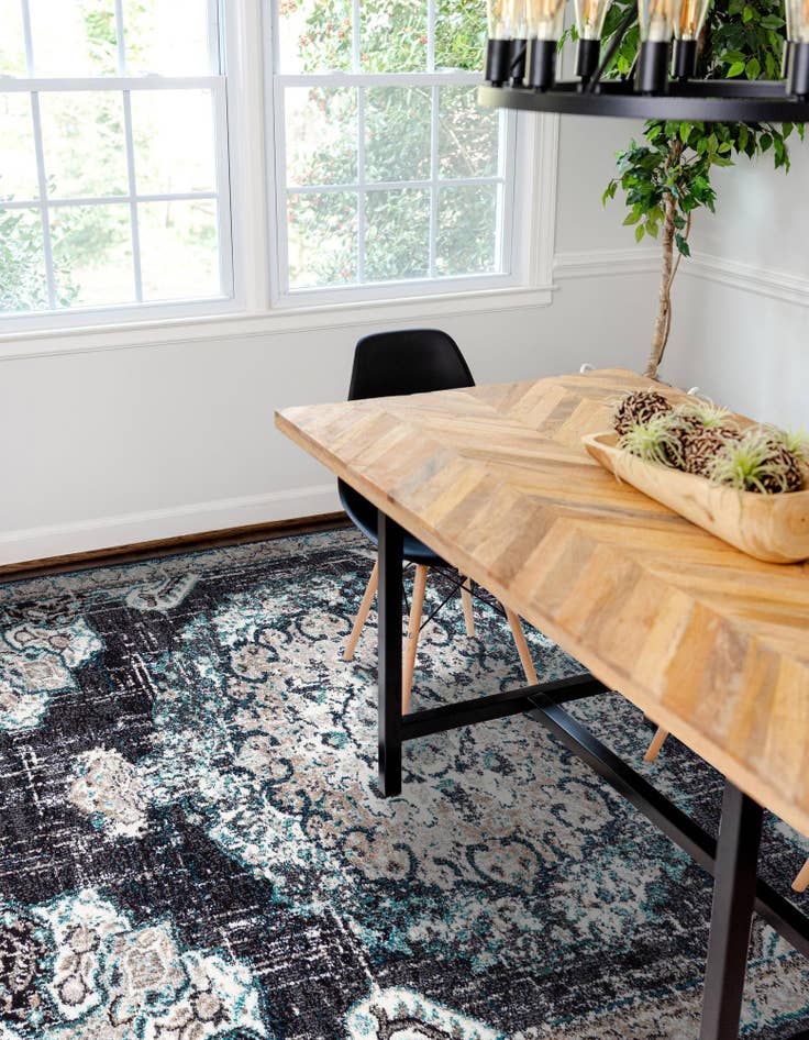 Detail image of 8' x 10' Carrington Rug