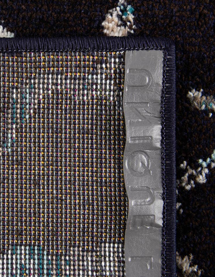 Detail image of 5' 3 x 8' Carrington Rug