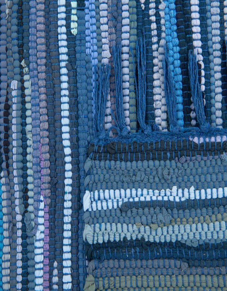 Detail image of 2' 2 x 3'  Hand Woven Chindi Cotton Rug