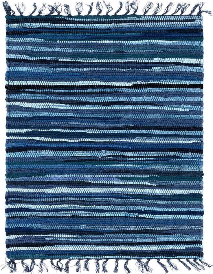 Detail image of 2' 2 x 3' Hand Woven Chindi Cotton Rug