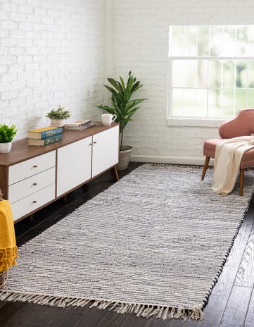 4' 1 x 6' 1 Hand Woven Chindi Jute Rug