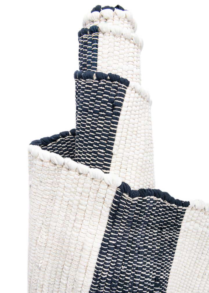 2' x 3' 1 Hand Woven Chindi Rag Rug