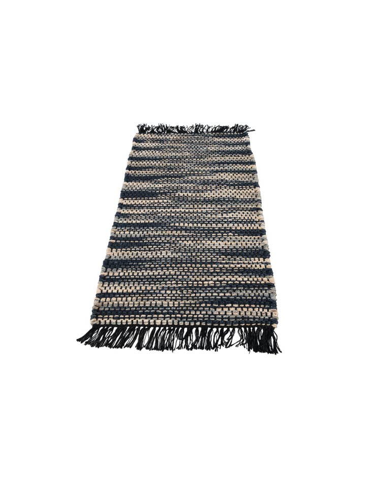 Detail image of 2' 3 x 4'  Hand Woven Chunky Jute Rug