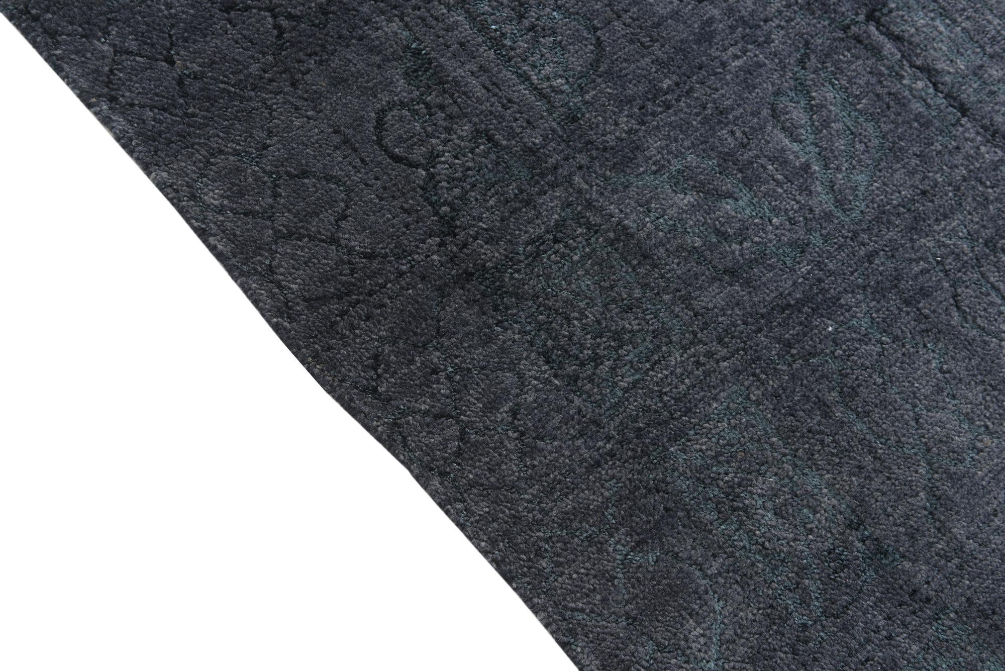 7' 10 x 10' Hand Knotted Darya Rug
