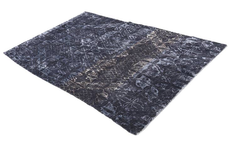 Detail image of 5' 1 x 8' 1 Hand Knotted Darya Rug