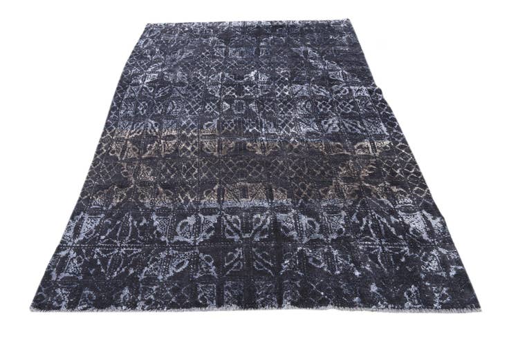 Detail image of 5' 1 x 8' 1 Hand Knotted Darya Rug