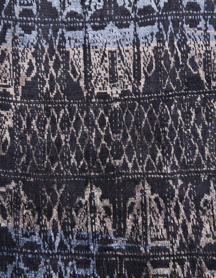 Detail image of 5' 1 x 8' 1  Hand Knotted Darya Rug