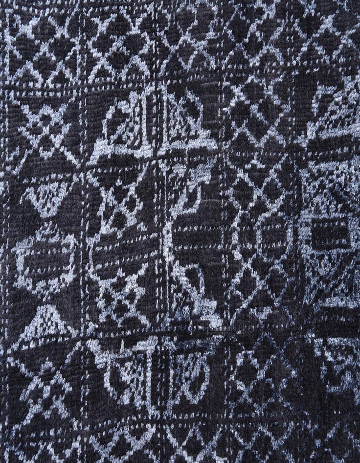 Detail image of 5' 1 x 8' 1  Hand Knotted Darya Rug