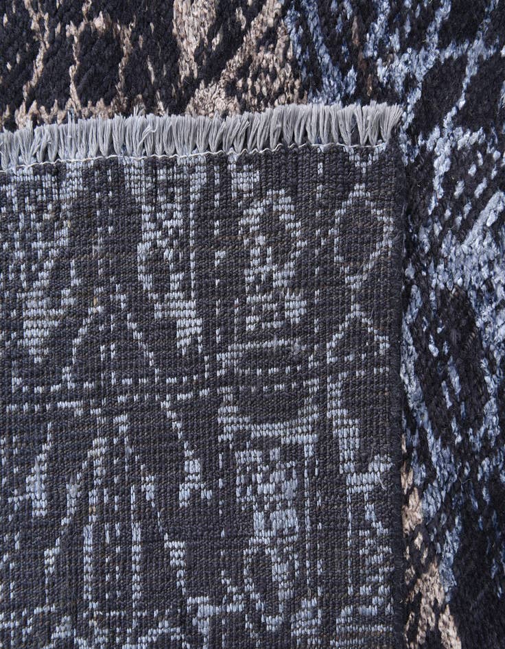 Detail image of 5' 1 x 8' 1  Hand Knotted Darya Rug