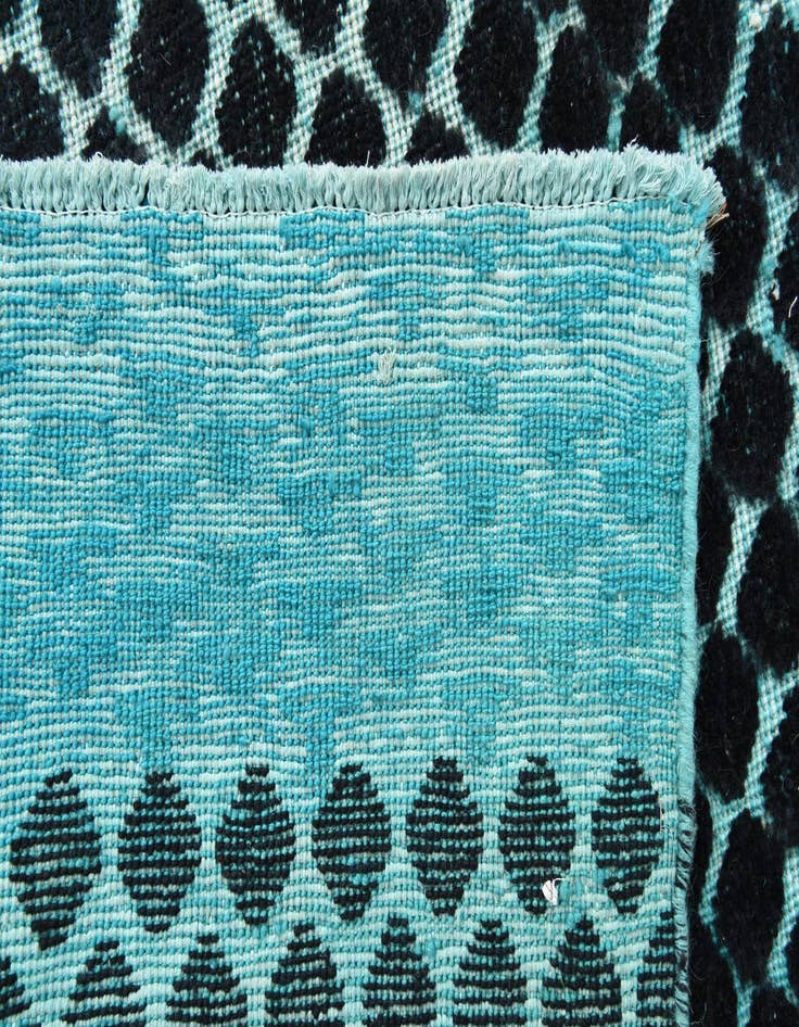 Detail image of 6' 6 x 10'  Hand Knotted Darya Wool Rug