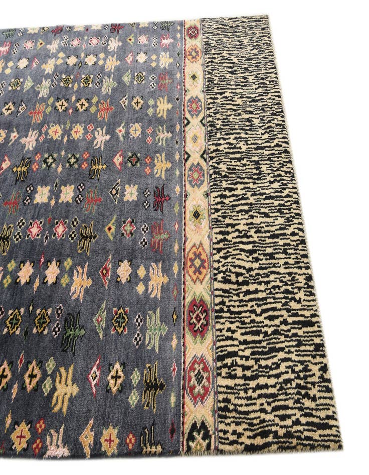 Detail image of 5' 4 x 8' 5  Hand Knotted Darya Rug