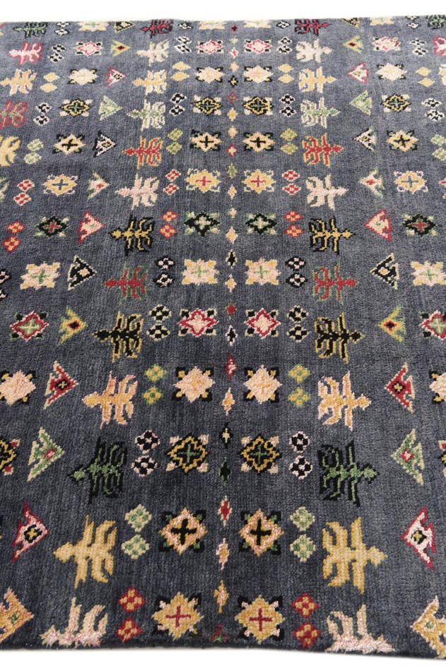 Detail image of 5' 4 x 8' 5 Hand Knotted Darya Rug