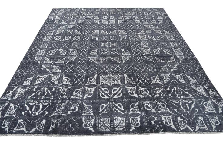 Detail image of 7' 10 x 9' 8 Hand Knotted Darya Rug