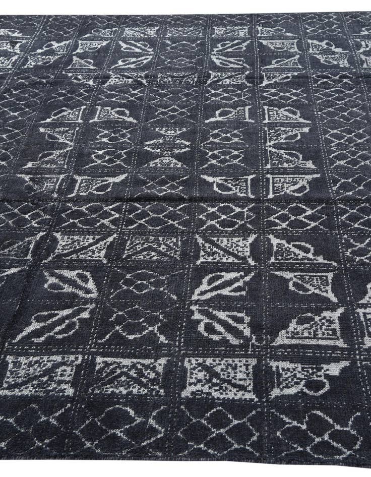 Detail image of 7' 10 x 9' 8  Hand Knotted Darya Rug