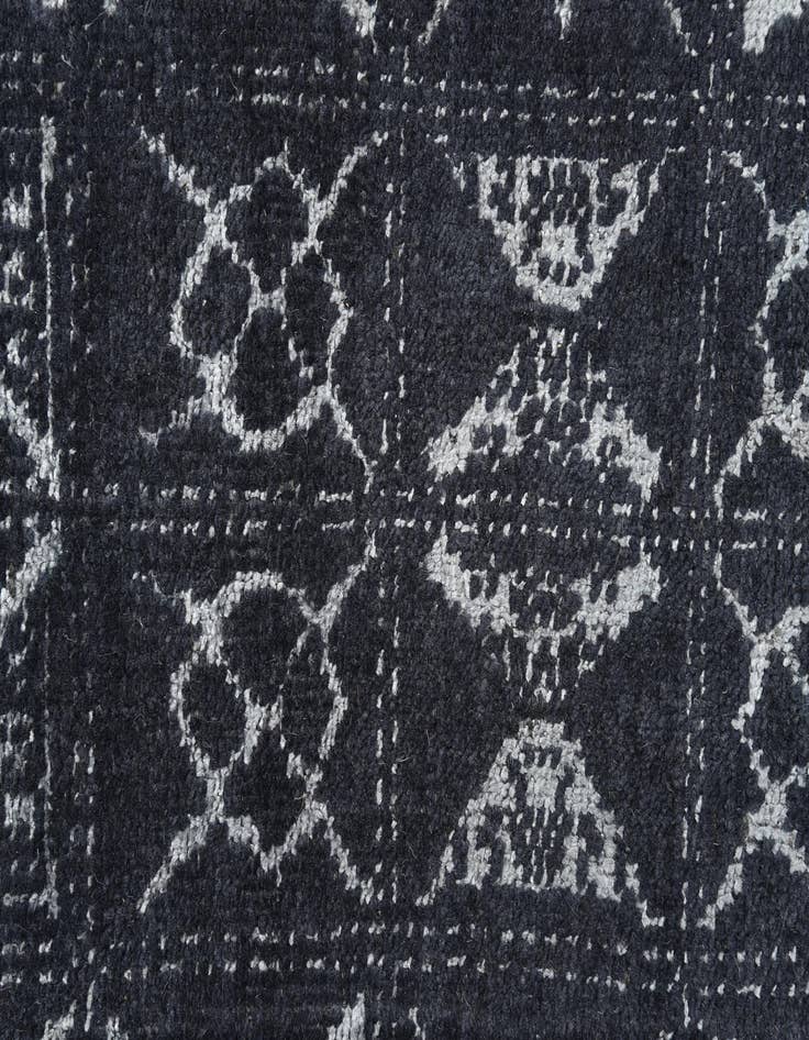 Detail image of 7' 10 x 9' 8  Hand Knotted Darya Rug