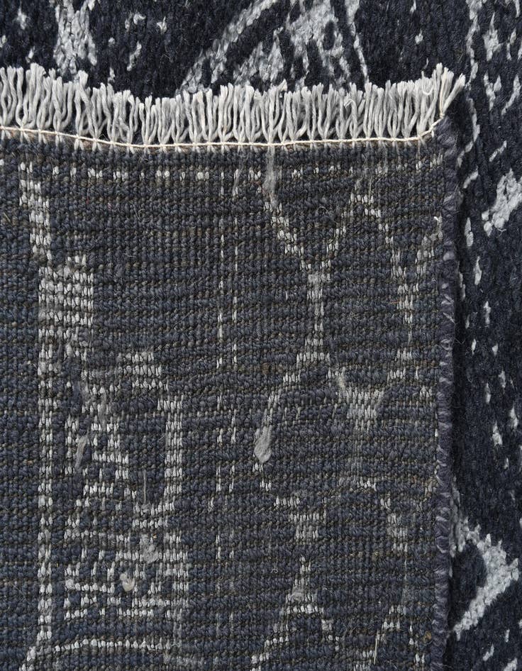 Detail image of 7' 10 x 9' 8  Hand Knotted Darya Rug