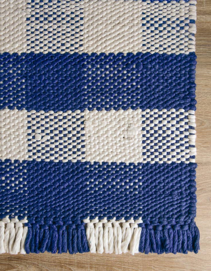 Detail image of 5' 3 x 8' Easy-Clean Eco Plaid Washable Indoor / Outdoor Rug
