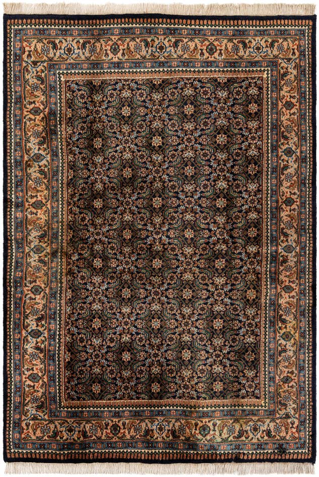 Detail image of 6' 1 x 8' 7 Hand Knotted Farahan Wool Rug