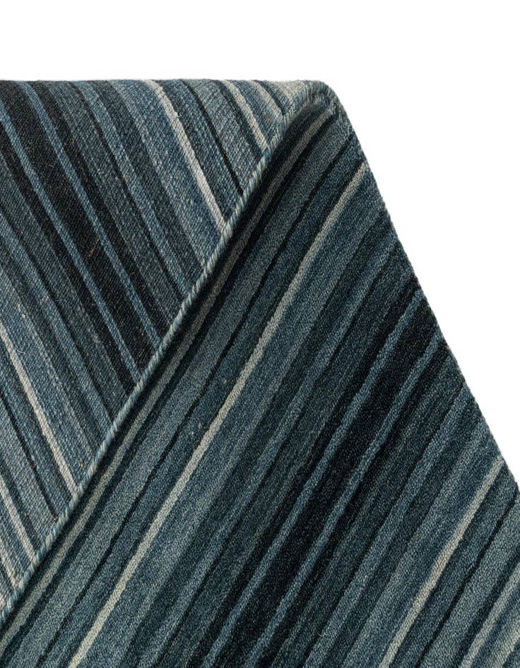 Detail image of 2' 5 x 4' 7  Hand Knotted Gabbeh Wool Rug