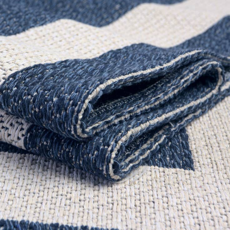 Detail image of 7' 5 x 10' Georgia Rug