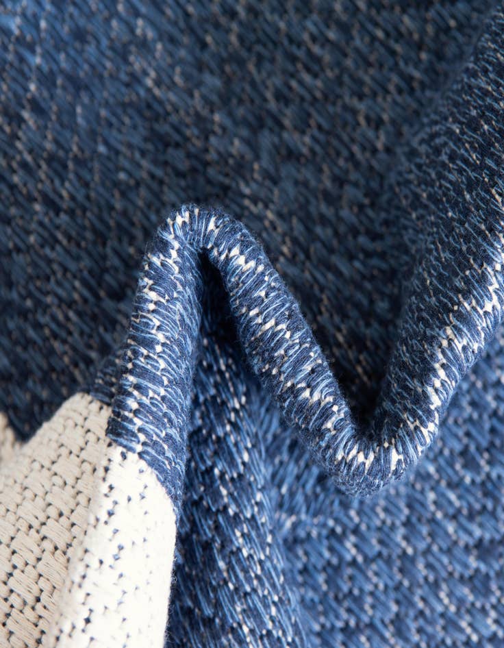 Detail image of 4' 2 x 6' Georgia Rug