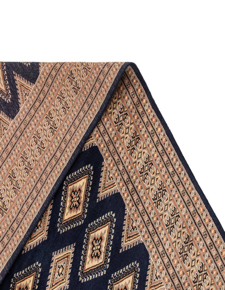 Detail image of 5' 9 x 7' 10  Hand Knotted Gharajeh Oriental Wool Rug