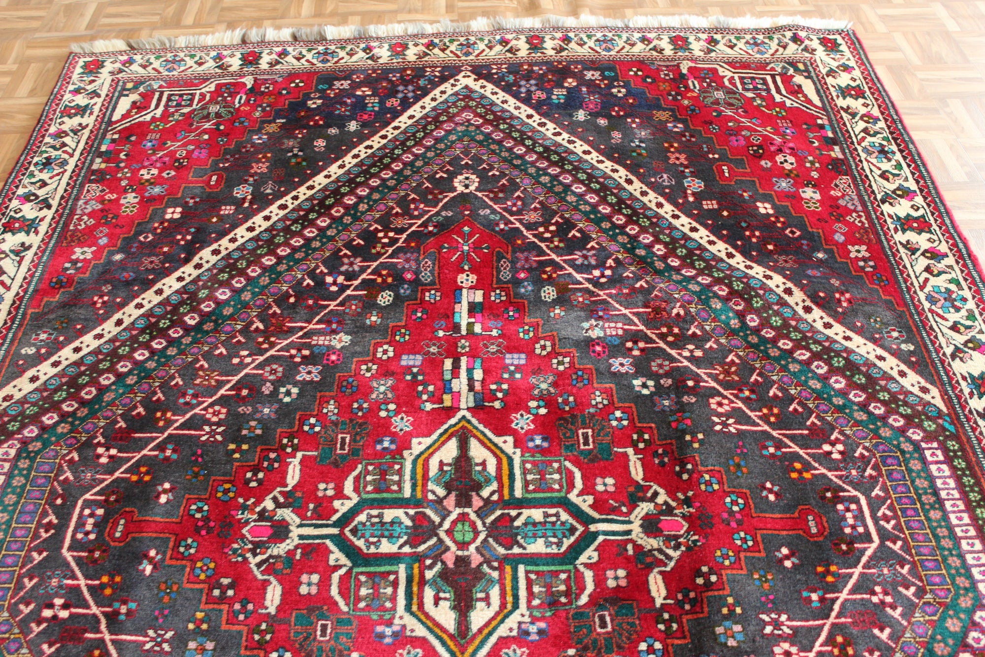 6' 11 x 10' 6 Hand Knotted Ghashghaei Persian Wool Rug