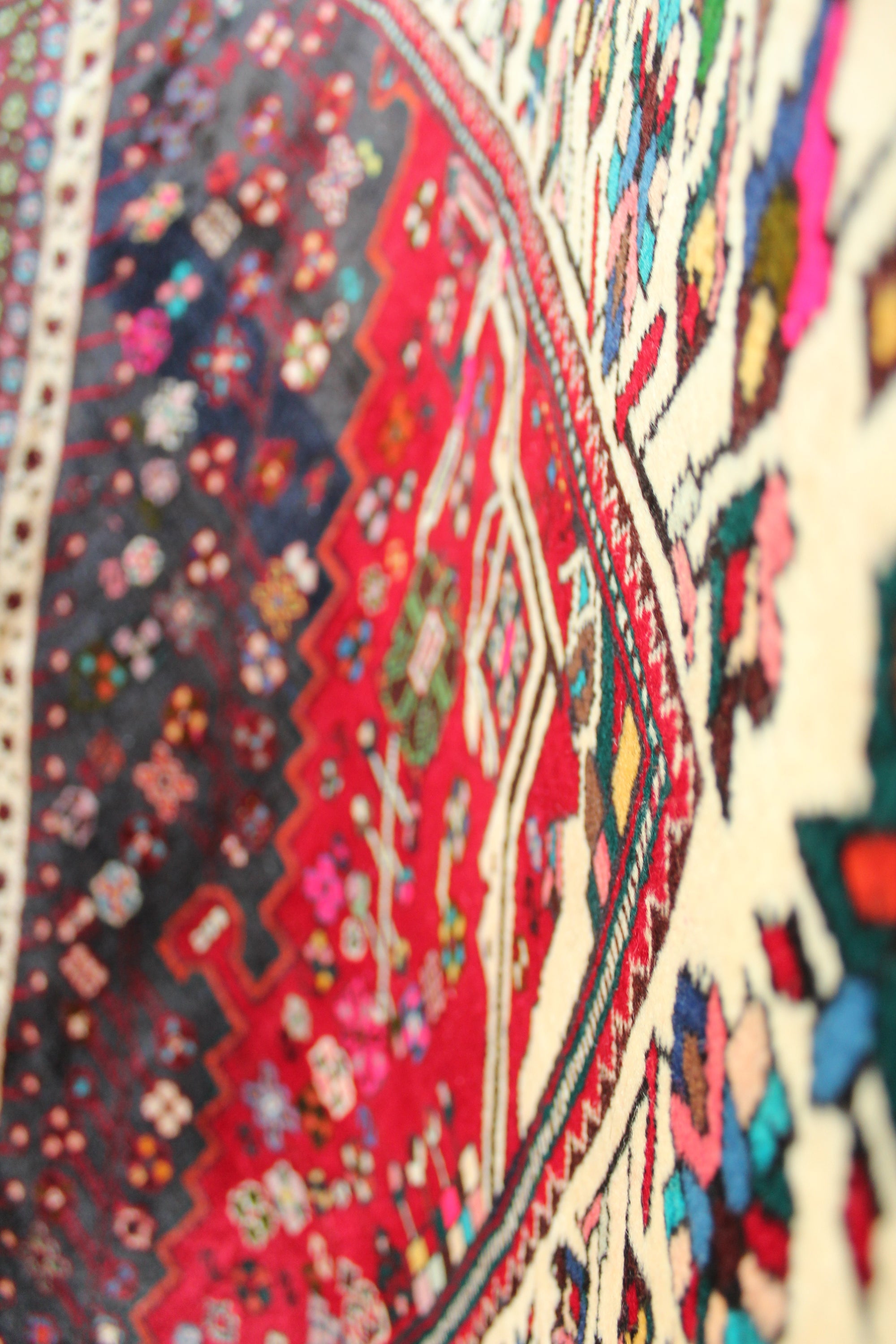 6' 11 x 10' 6 Hand Knotted Ghashghaei Persian Wool Rug