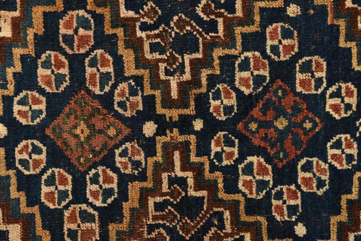 4' 4 x 5' 5 Hand Knotted Ghashghaei Persian Wool Rug