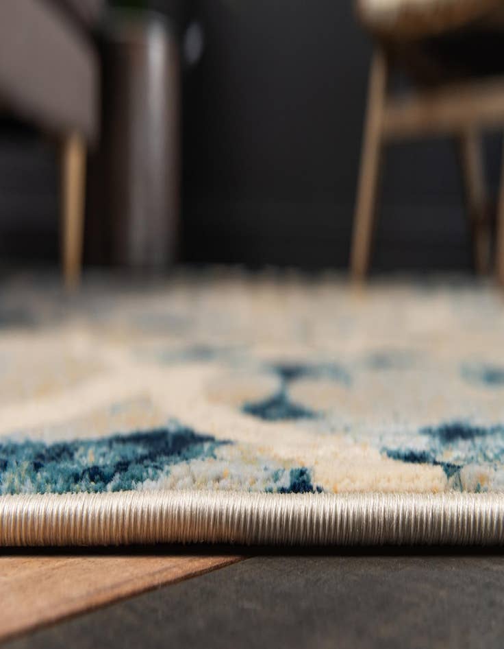 Detail image of 5' x 8' Gossamer Rug