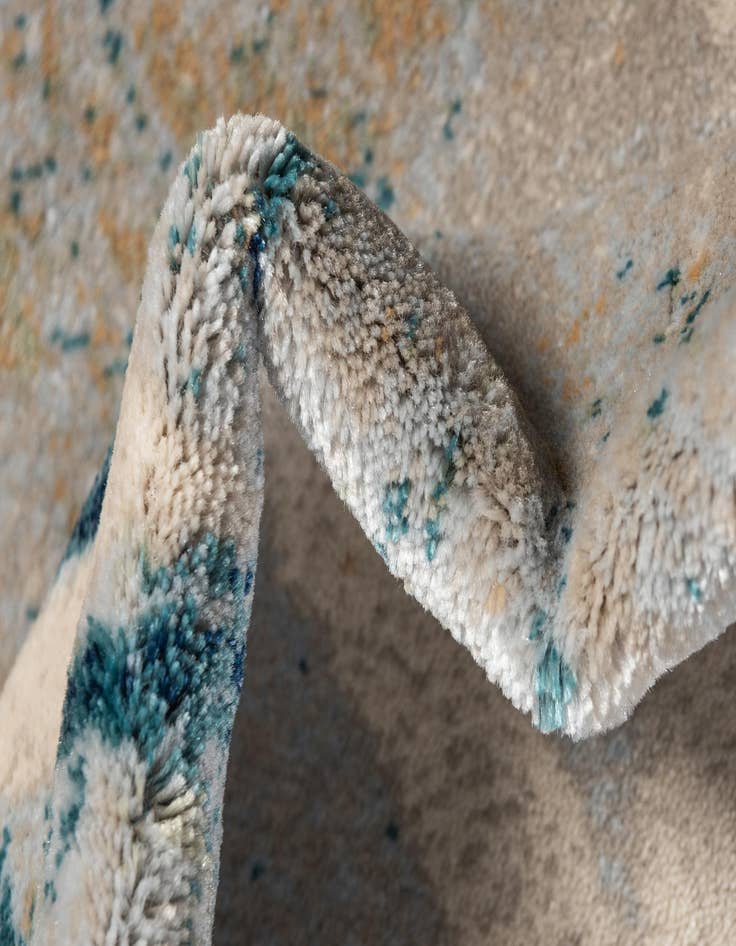 Detail image of 5' x 8' Gossamer Rug