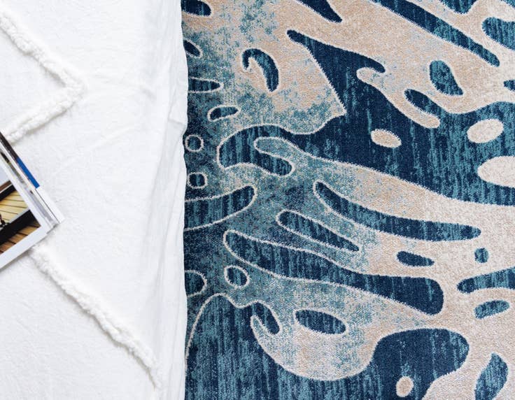 Detail image of 8' x 10' Gossamer Rug