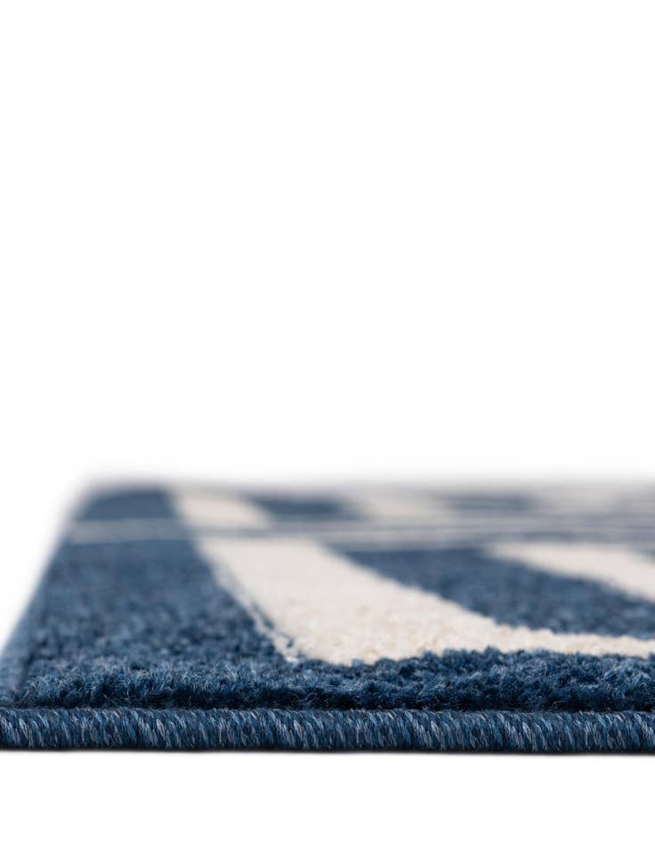 Detail image of 9' x 12' Greek Key Rug