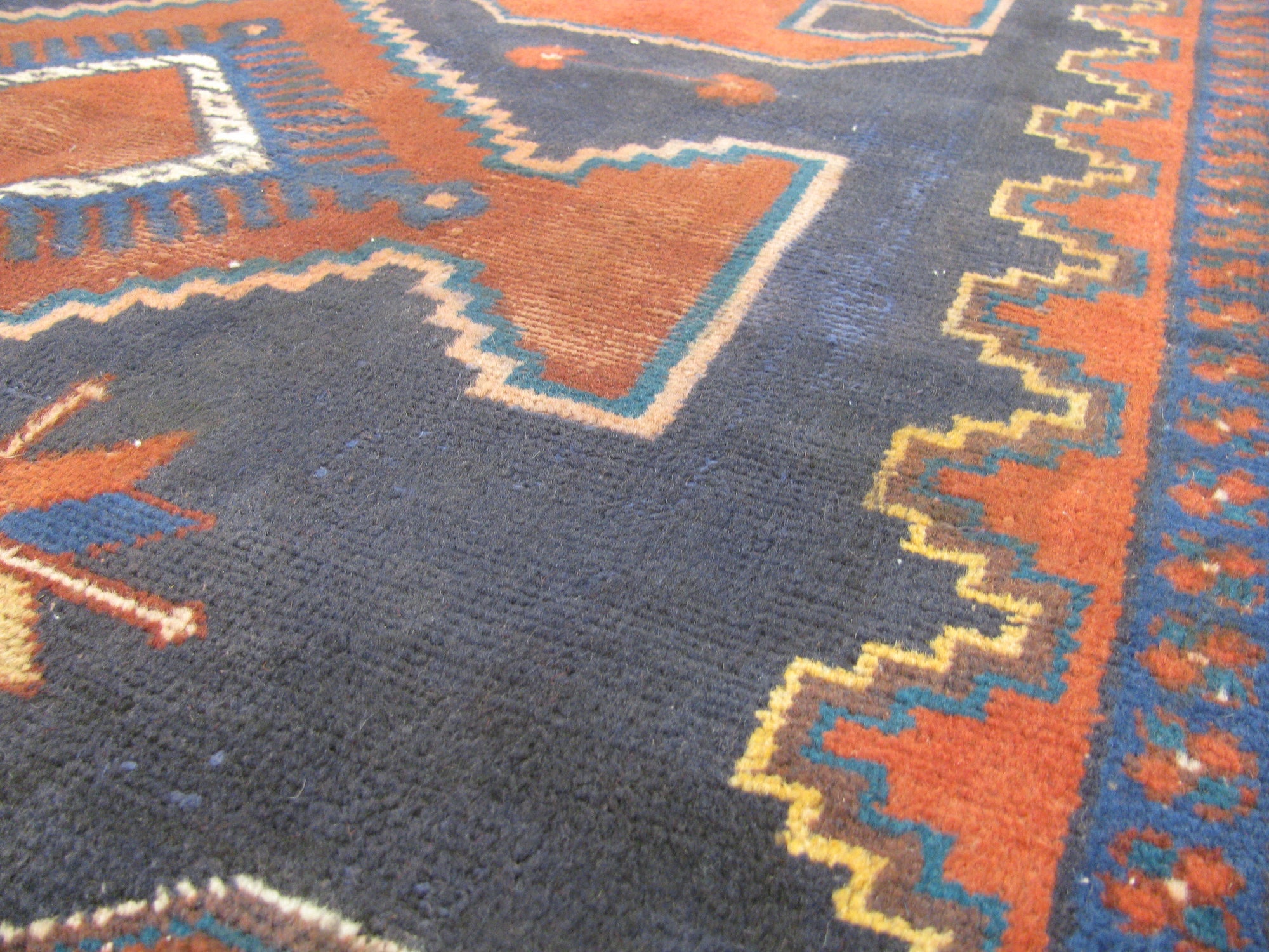 Detail image 12 of 21: 4' 3 x 9' 3 Hand Knotted Hamedan Persian Wool Rug
