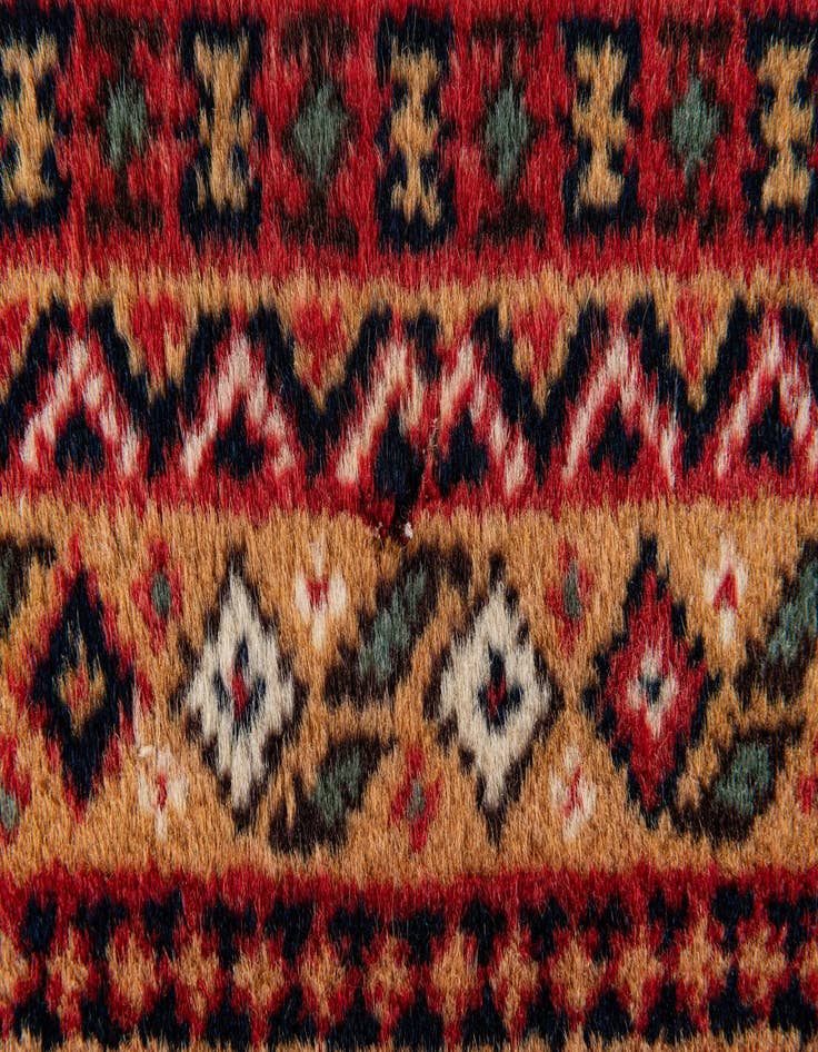 Detail image of 4' 7 x 7' 1  Hand Knotted Hamedan Wool Rug