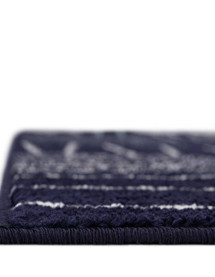 Detail image of 5' 3 x 7' Hanahan Rug