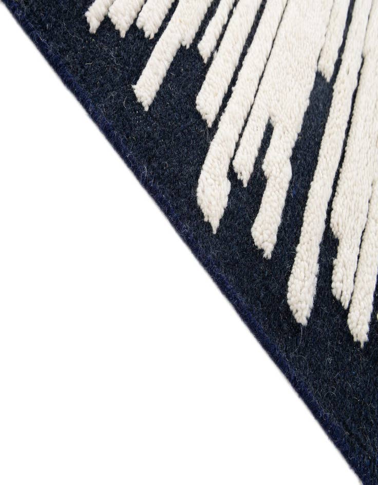 Detail image of 4' x 6' Hand Woven Hand Woven Rug