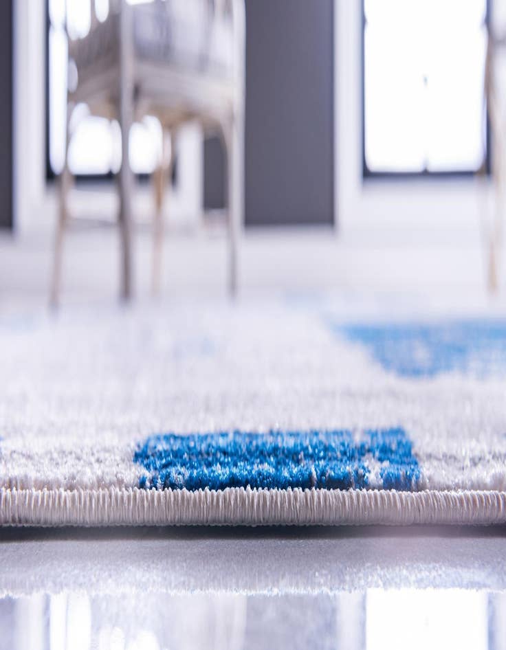 Detail image of 5' x 8' Heritage Rug