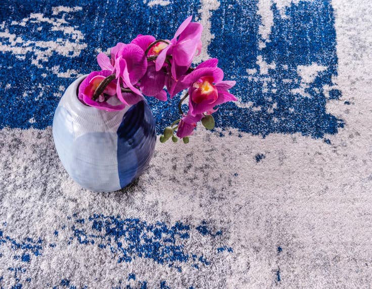 Detail image of 8' x 10' Heritage Rug