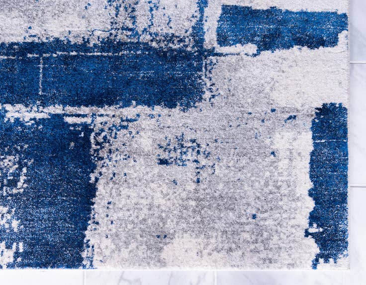 Detail image of 8' x 10' Heritage Rug
