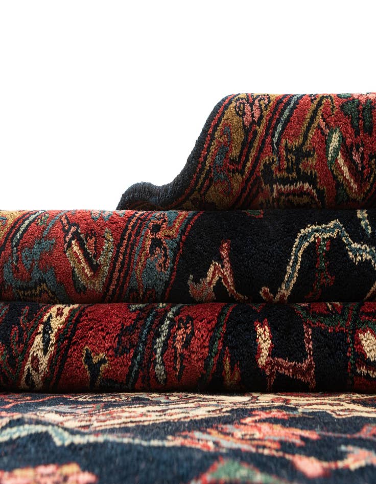 Detail image of 6' 7 x 9' 10 Hand Knotted Heriz Wool Rug