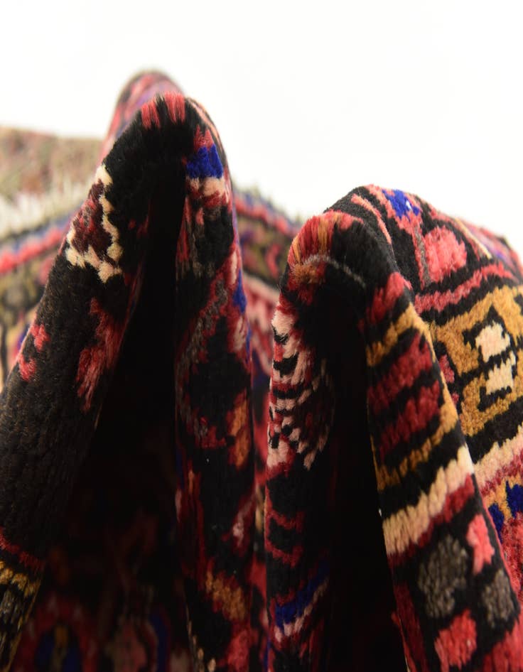 Detail image of 3' 9 x 6' 7  Hand Knotted Hossainabad Persian Wool Rug