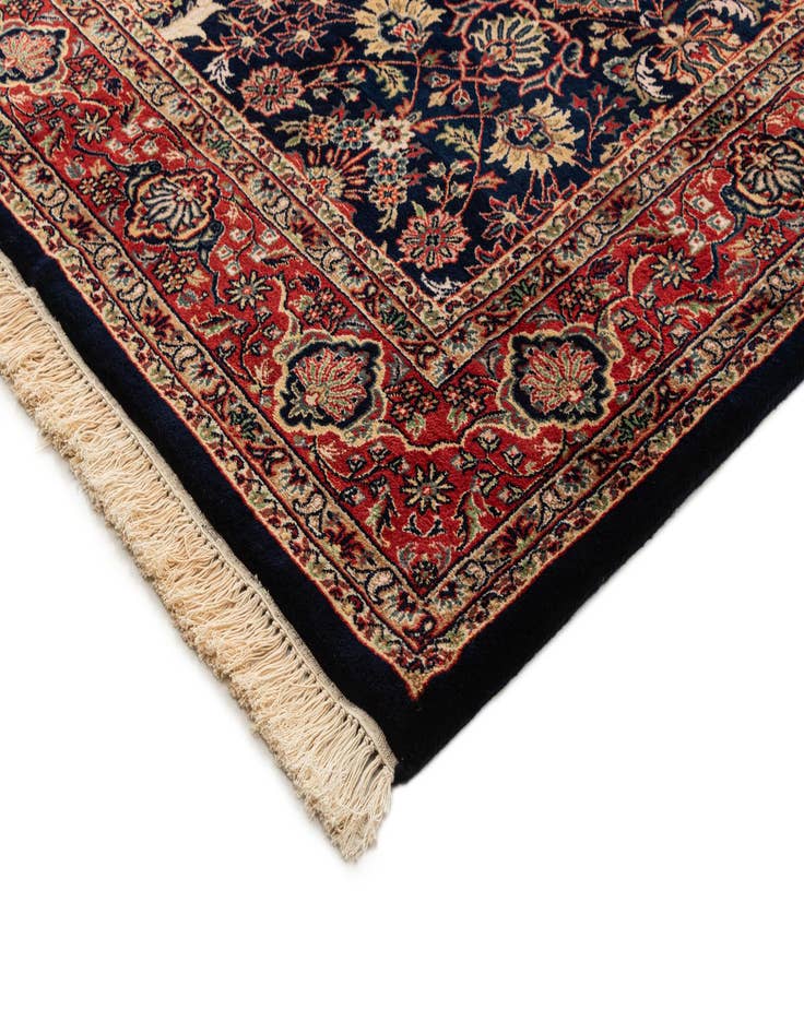 Detail image of 6' 7 x 9' 10 Isfahan Wool Rug