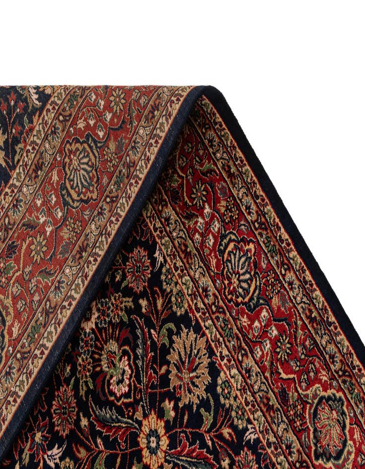 Detail image of 6' 7 x 9' 10 Isfahan Wool Rug