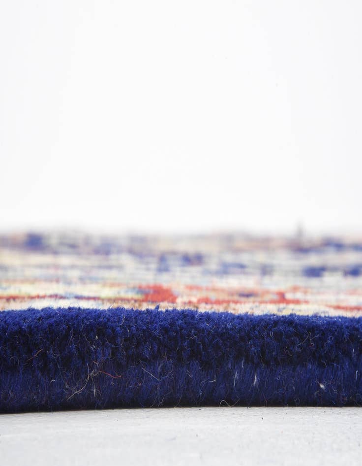 Detail image of 4' 6 x 6' 5 Hand Knotted Isfahan Oriental Wool Rug