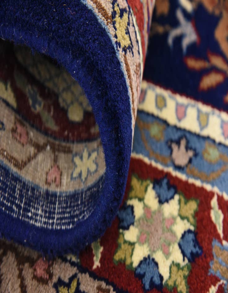Detail image of 4' 6 x 6' 5 Hand Knotted Isfahan Oriental Wool Rug