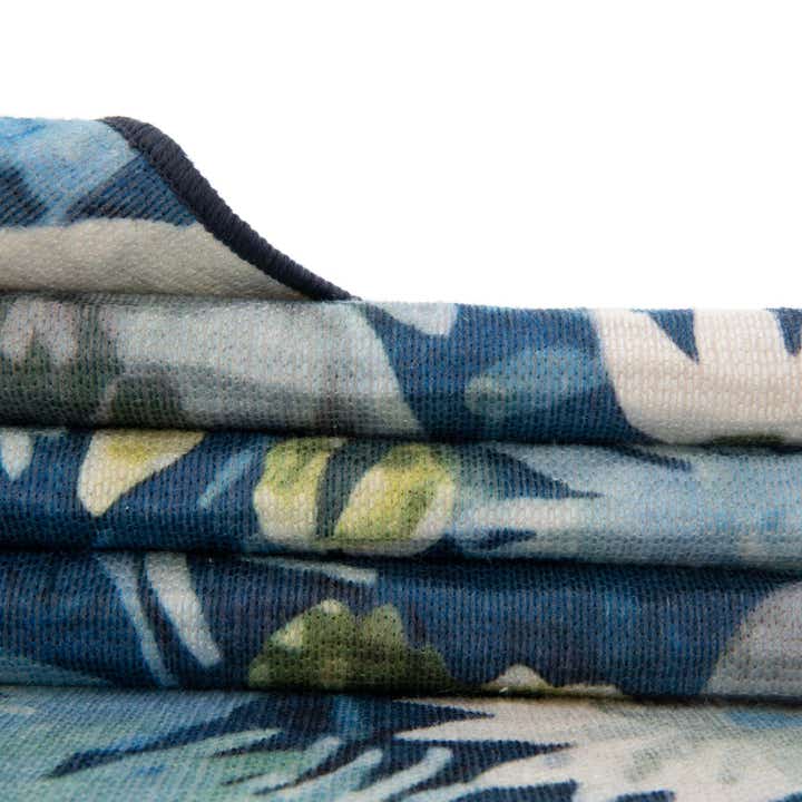 2' x 3' 1 Easy-Clean Jill Zarin Caribbean Indoor / Outdoor Rug