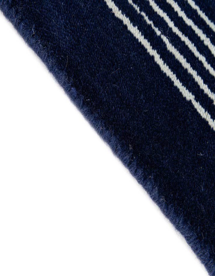 Detail image of 2' 2 x 3' 2  Hand Woven Jill Zarin Natural Wool Rug