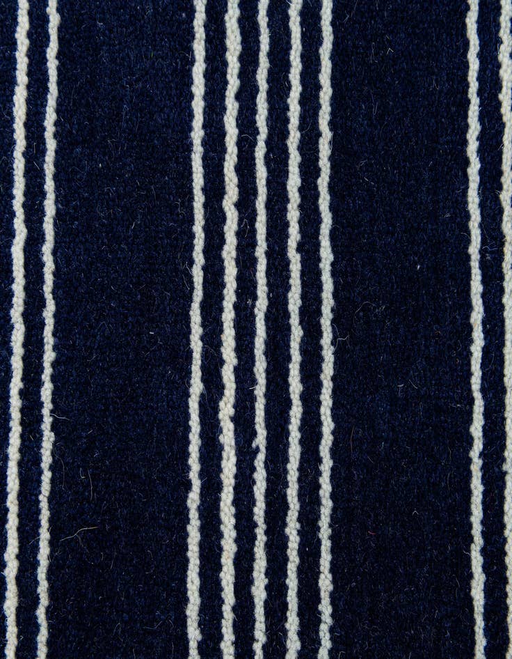 Detail image of 2' 2 x 3' 2  Hand Woven Jill Zarin Natural Wool Rug
